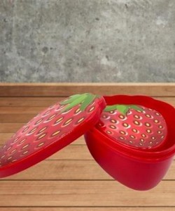 BUFFER® 2'li İç İçe Geçebilen Çilek Model Saklama ve Beslenme Kabı Seti (550 ml + 250 ml)